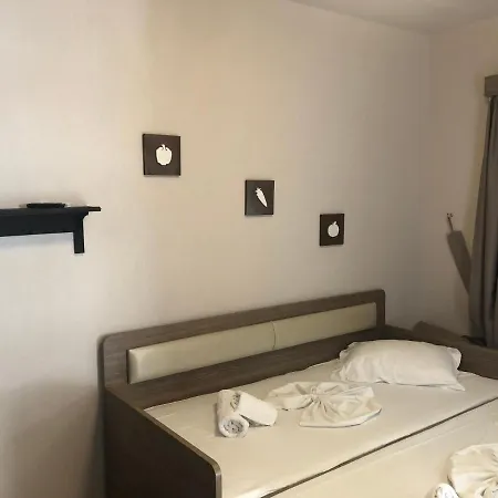 Mary 1 & Fresh! 3* Skala Sotiros