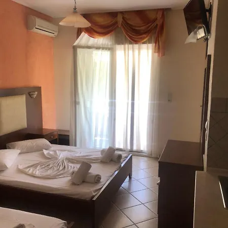 Mary 1 & Fresh! 3* Skala Sotiros