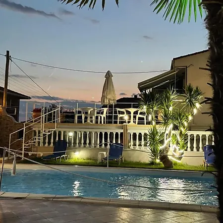 Mary 1 & Fresh! Skala Sotiros