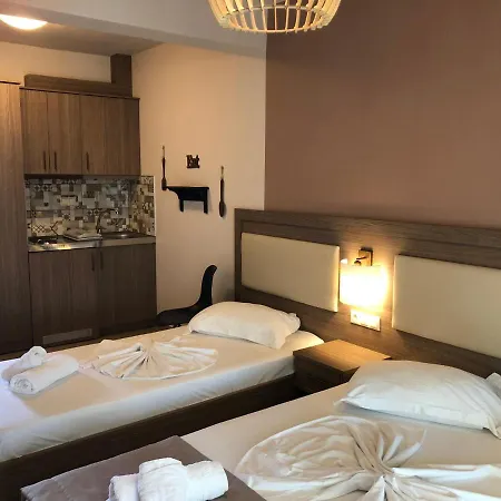 Mary 1 & Fresh! Skala Sotiros