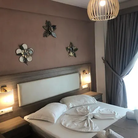 Aparthotel Mary 1 & Fresh! 3*