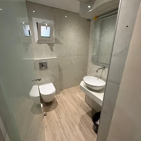 Aparthotel Mary 1 & Fresh! 3*