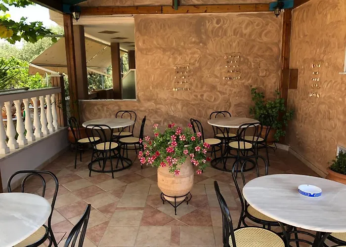 Mary 1 & Fresh! Ξενοδοχείο με διαμερίσματα 3*