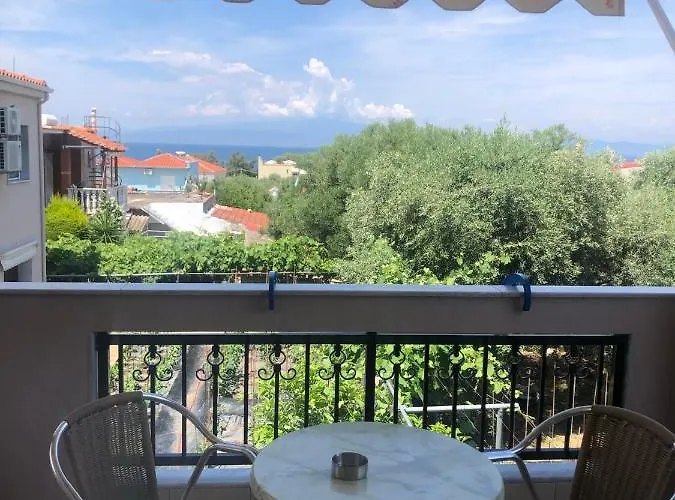 Ξενοδοχείο με διαμερίσματα Mary 1 & Fresh! 3*